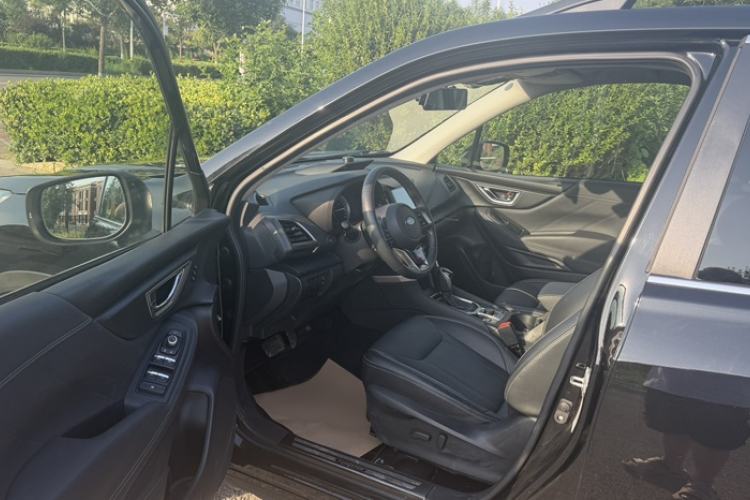 Used Subaru Forester 2021 2.0i Luxury Edition EyeSight Interior 5