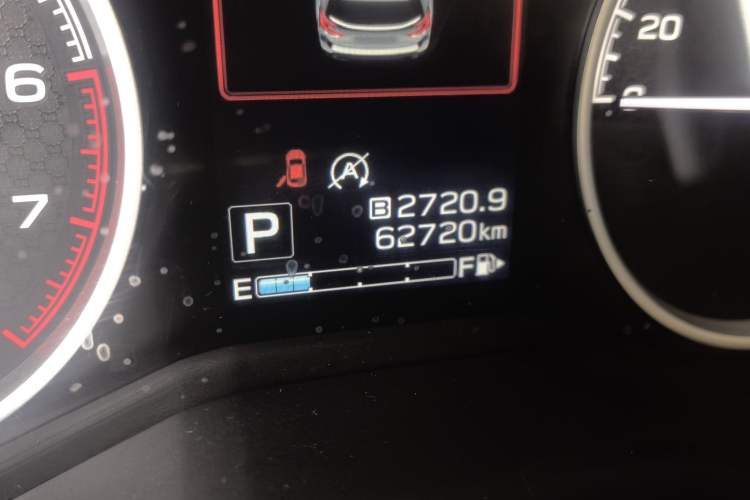 Used Subaru Forester 2021 2.0i Luxury Edition Odometer Close Up