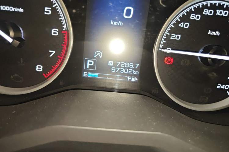 Used Subaru Forester 2021 2.0i Luxury Edition Odometer Close Up