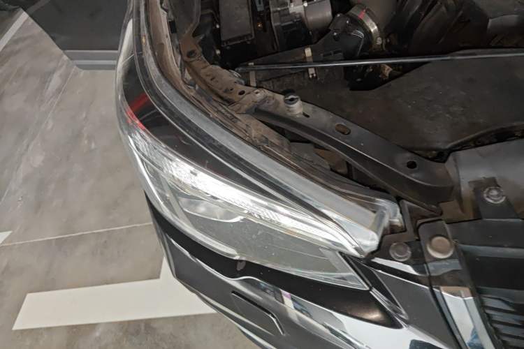 Used Subaru Forester 2021 2.0i Luxury Edition Right Front Headlight