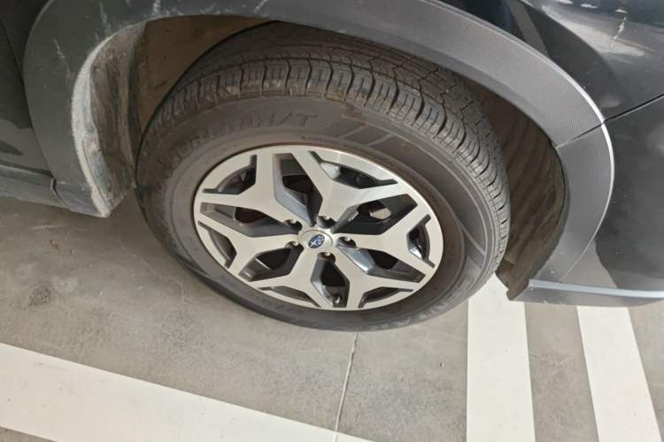 Used Subaru Forester 2021 2.0i Luxury Edition Right Front Wheel Hub
