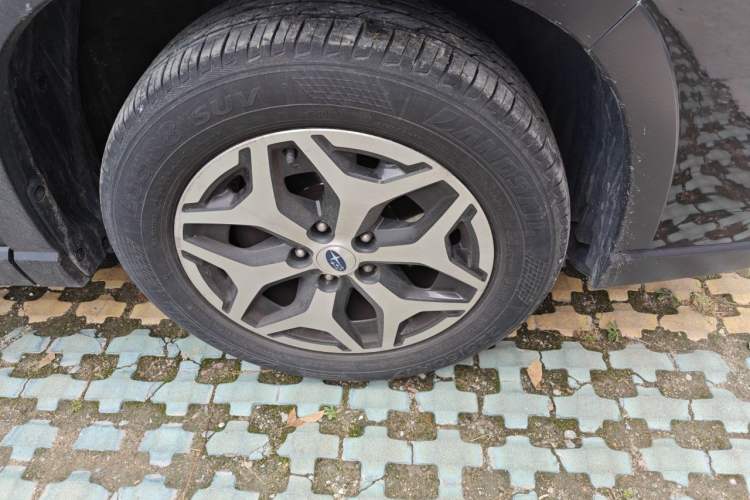 Used Subaru Forester 2021 2.0i Luxury Edition Right Front Wheel Hub
