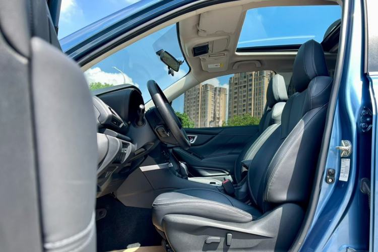 Used Subaru Forester 2021 2.0i Luxury Edition Interior 4