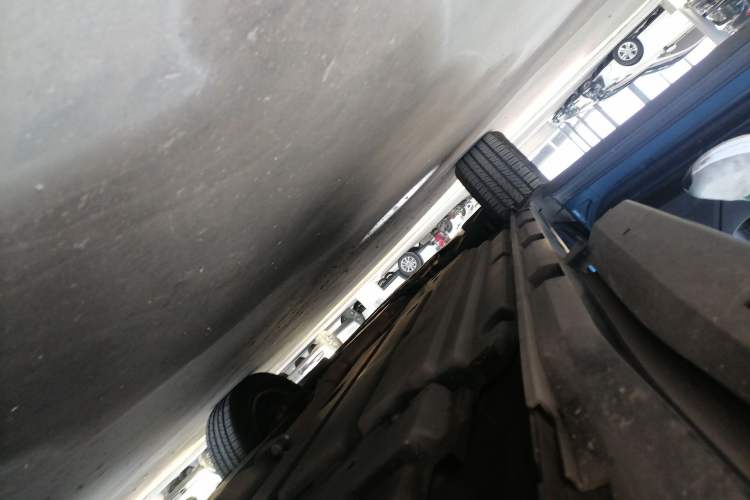 Used Subaru Forester 2021 2.0i Luxury Edition EyeSight Left Side Sill