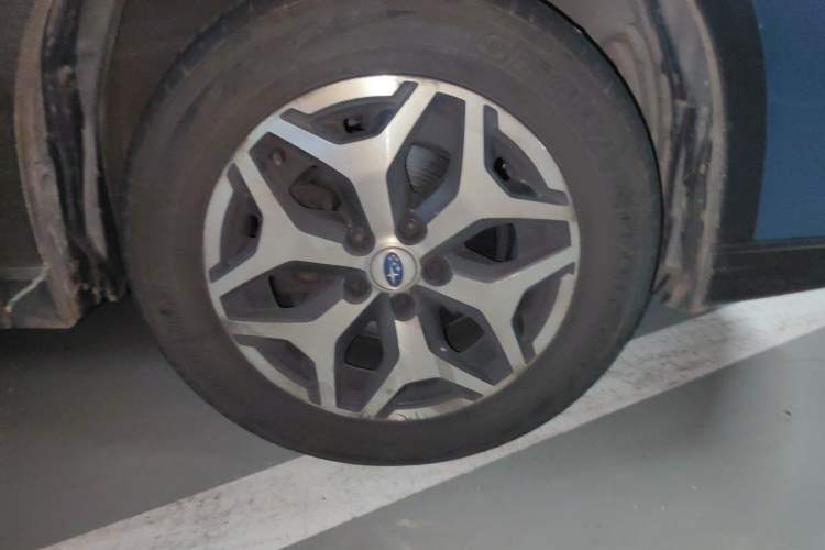 Used Subaru Forester 2021 2.0i Luxury Edition EyeSight Right Front Wheel Hub