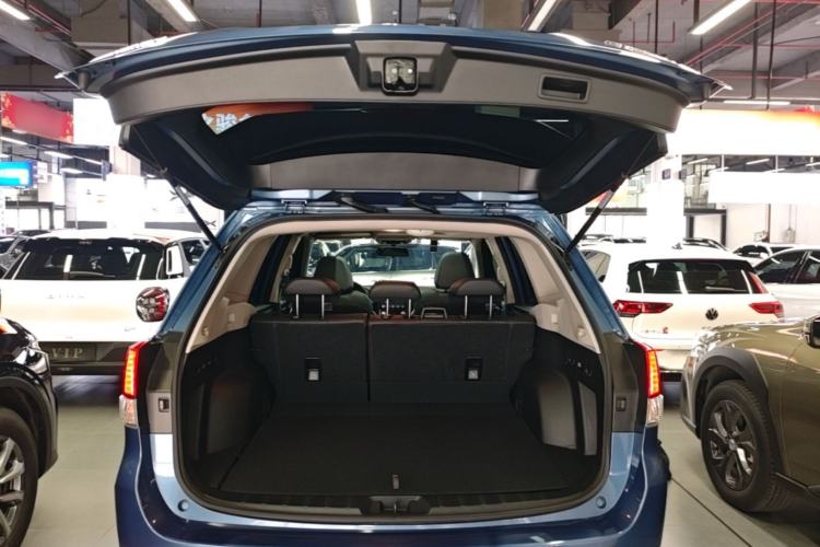 Used Subaru Forester 2021 2.0i Luxury Edition Trunk