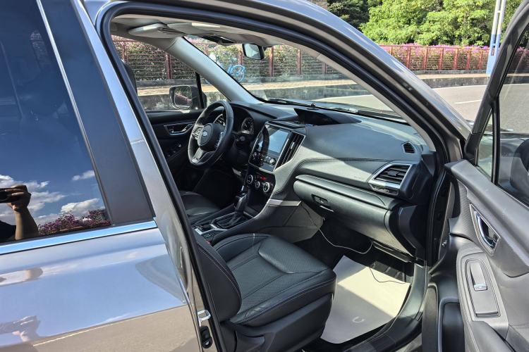 Used Subaru Forester 2021 2.0i Luxury Edition EyeSight Interior 13