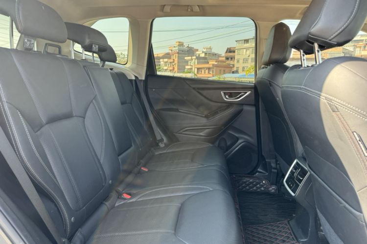 Used Subaru Forester 2021 2.0i Luxury Edition EyeSight Interior 3