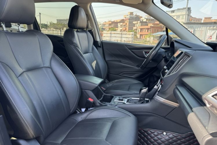 Used Subaru Forester 2021 2.0i Luxury Edition EyeSight Interior 4
