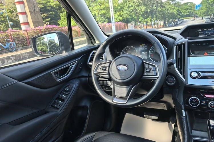 Used Subaru Forester 2021 2.0i Luxury Edition EyeSight Interior 5