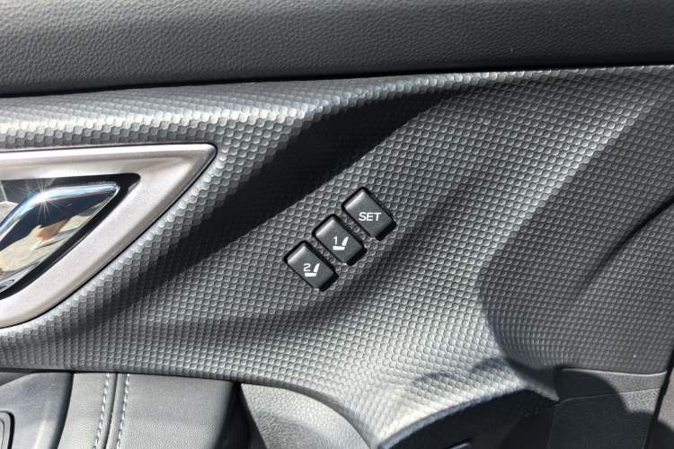 Used Subaru Forester 2021 2.0i Luxury Edition EyeSight Interior 8