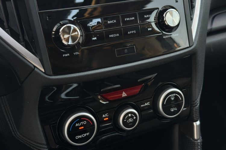 Used Subaru Forester 2021 2.0i Luxury Edition EyeSight Audio And AC Panel