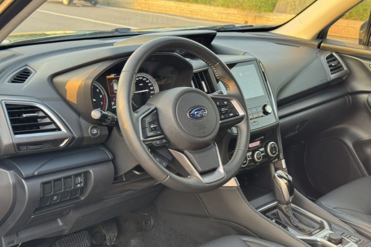 Used Subaru Forester 2021 2.0i Luxury Edition EyeSight Interior 13