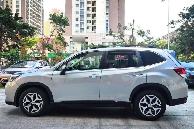 Used Subaru Forester 2021 2.0i Luxury Edition EyeSight Exterior 3