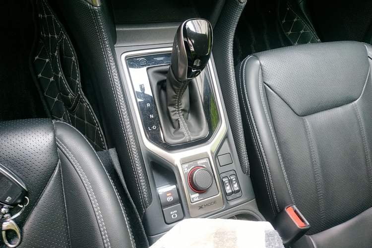 Used Subaru Forester 2021 2.0i Luxury Edition EyeSight Gear Lever