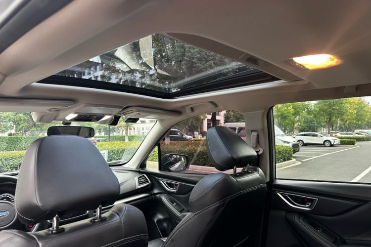 Used Subaru Forester 2021 2.0i Flagship Edition EyeSight Headliner