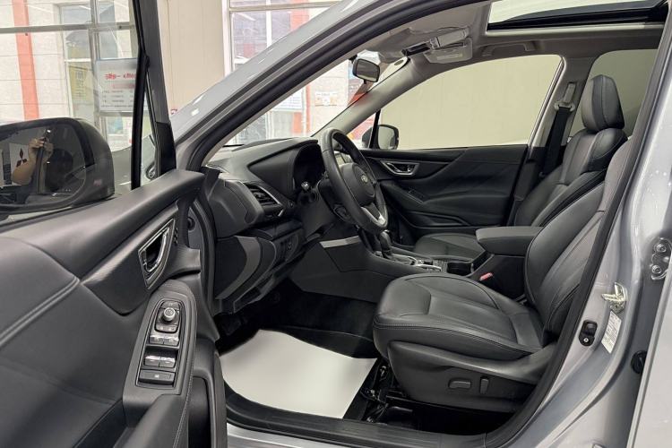 Used Subaru Forester 2021 2.0i Luxury Edition EyeSight Interior 1