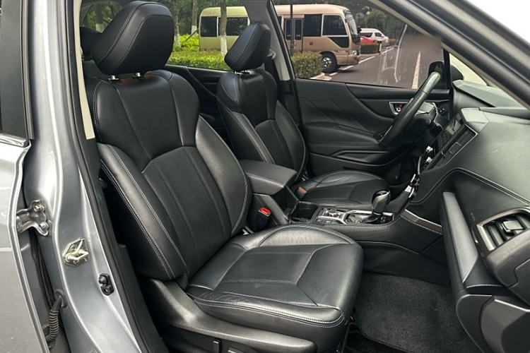 Used Subaru Forester 2021 2.0i Flagship Edition EyeSight Interior 4