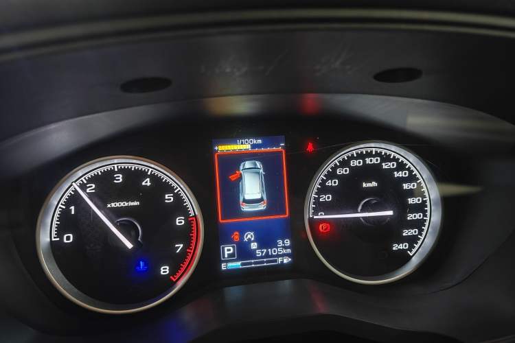 Used Subaru Forester 2021 2.0i Luxury Edition EyeSight Odometer Close Up