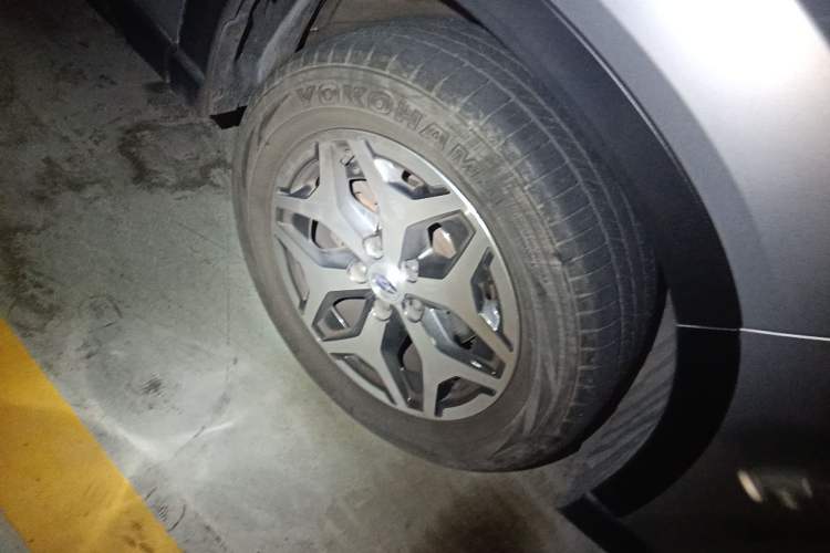 Used Subaru Forester 2021 2.0i Luxury Edition EyeSight Right Front Wheel Hub