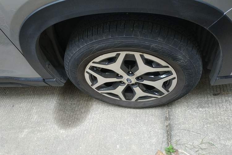Used Subaru Forester 2021 2.0i Luxury Edition EyeSight Right Front Wheel Hub