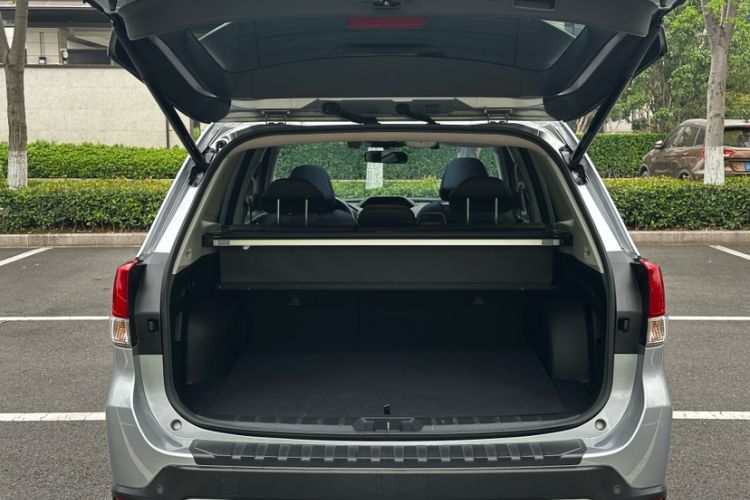 Used Subaru Forester 2021 2.0i Flagship Edition EyeSight Trunk