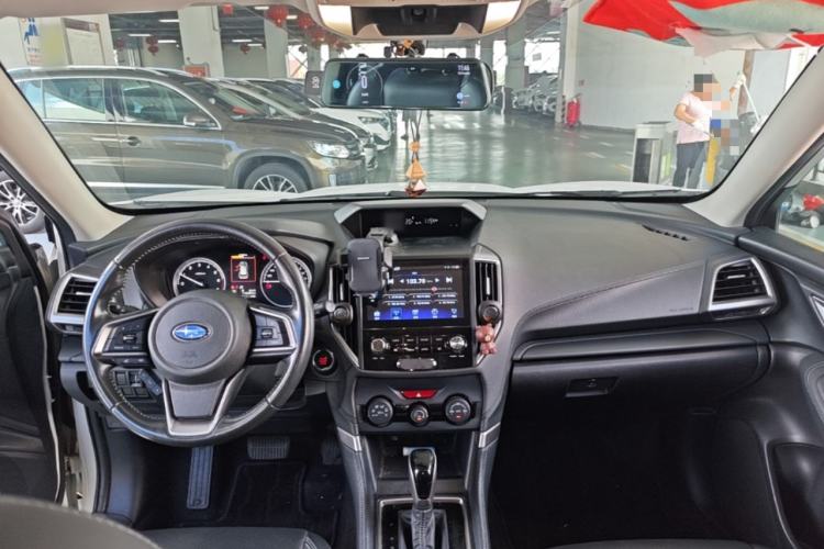 Used Subaru Forester 2021 2.0i Luxury Edition Center Console