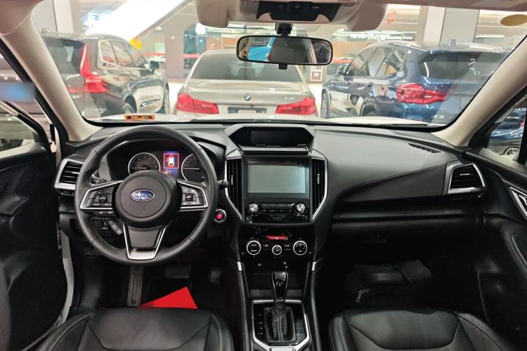 Used Subaru Forester 2021 2.0i Luxury Edition Center Console