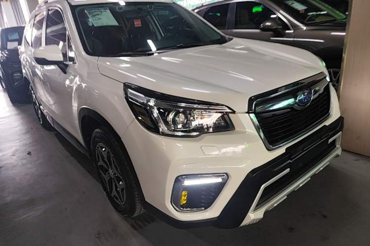 Used Subaru Forester 2021 2.0i Luxury Edition EyeSight Front Right 45 Deg