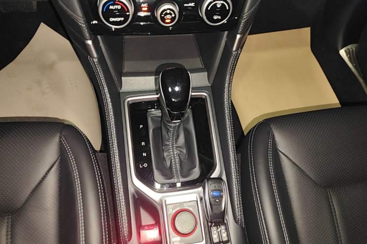 Used Subaru Forester 2021 2.0i Luxury Edition EyeSight Gear Lever