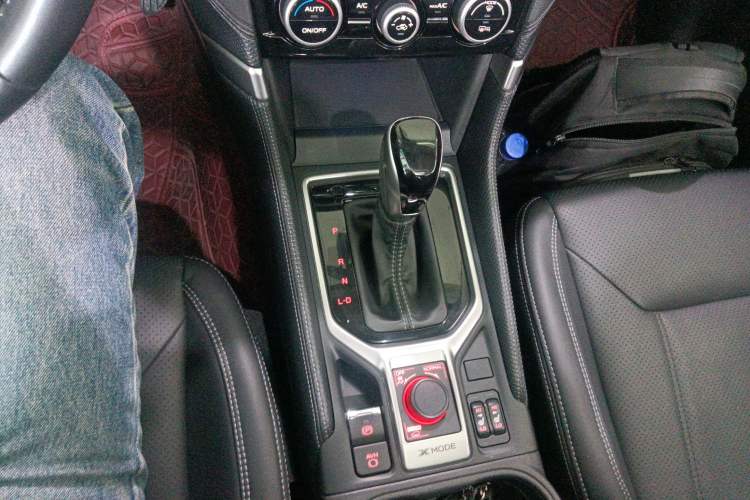 Used Subaru Forester 2021 2.0i Luxury Edition EyeSight Gear Lever