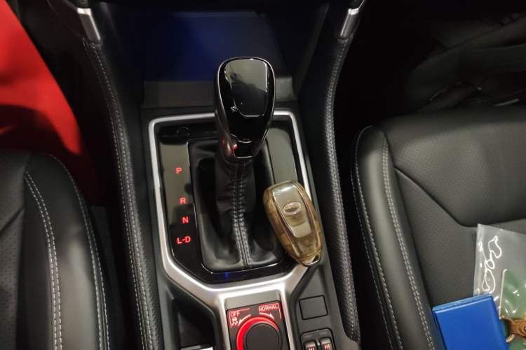 Used Subaru Forester 2021 2.0i Luxury Edition Gear Lever