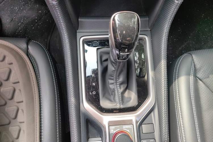 Used Subaru Forester 2021 2.0i Luxury Edition EyeSight Gear Lever