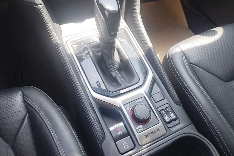 Used Subaru Forester 2021 2.0i Luxury Edition EyeSight Gear Lever