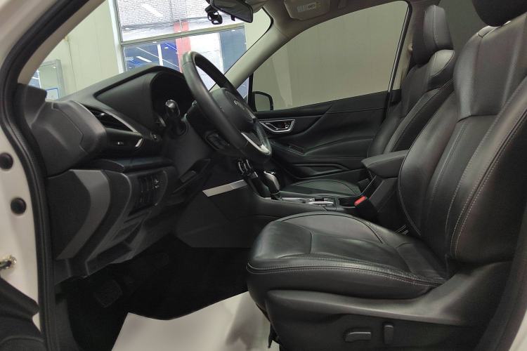 Used Subaru Forester 2021 2.0i Luxury Edition EyeSight Interior 3