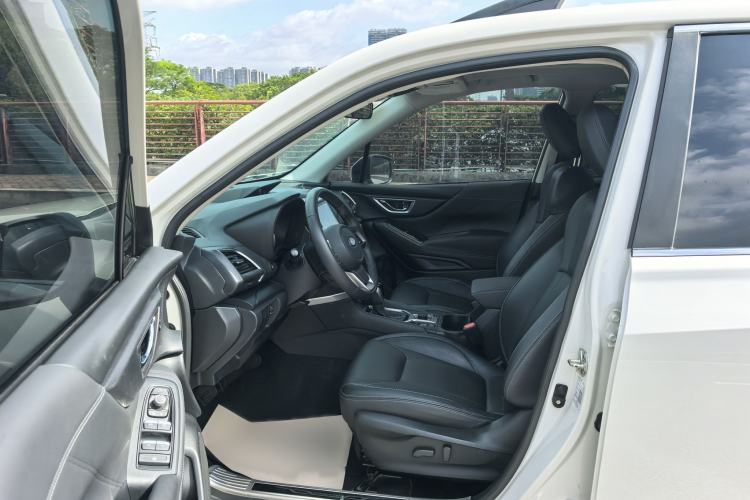 Used Subaru Forester 2021 2.0i Luxury Edition EyeSight Interior 3