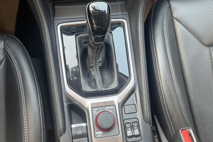 Used Subaru Forester 2021 2.0i Luxury Edition EyeSight Interior 4