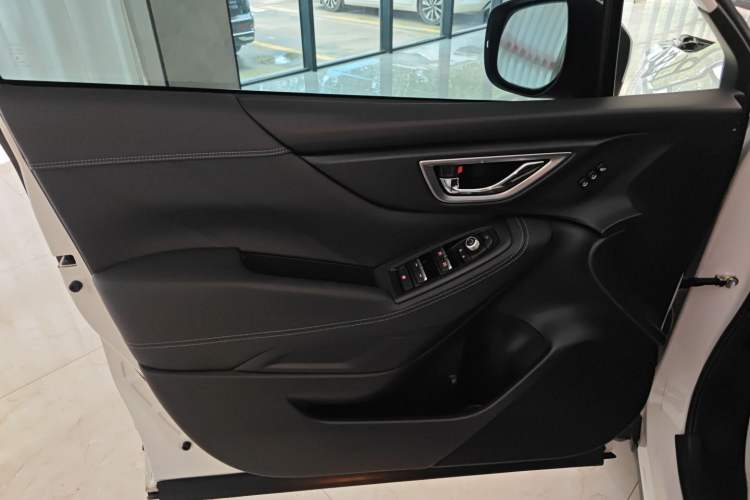 Used Subaru Forester 2021 2.0i Flagship Edition EyeSight Interior 4