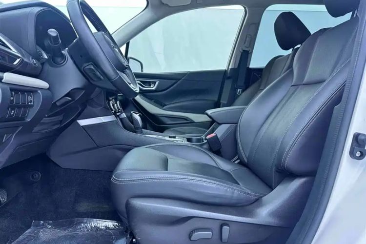 Used Subaru Forester 2021 2.0i Luxury Edition EyeSight Interior 4