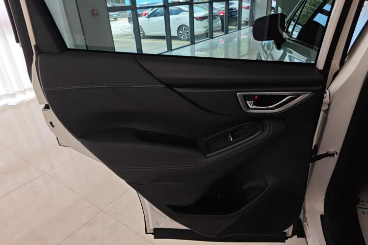 Used Subaru Forester 2021 2.0i Flagship Edition EyeSight Interior 5