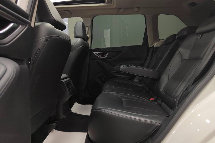 Used Subaru Forester 2021 2.0i Luxury Edition EyeSight Interior 5