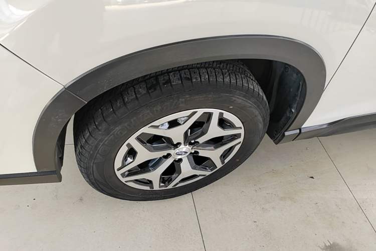 Used Subaru Forester 2021 2.0i Luxury Edition EyeSight Left Front Wheel Hub