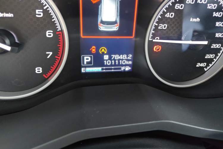 Used Subaru Forester 2021 2.0i Luxury Edition Odometer Close Up