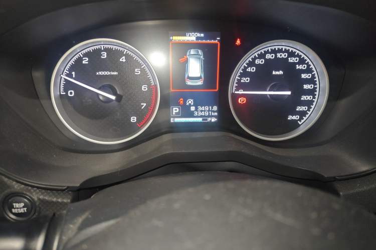 Used Subaru Forester 2021 2.0i Luxury Edition Odometer Close Up