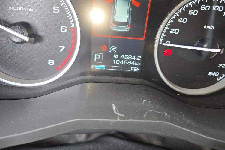 Used Subaru Forester 2021 2.0i Luxury Edition Odometer Close Up