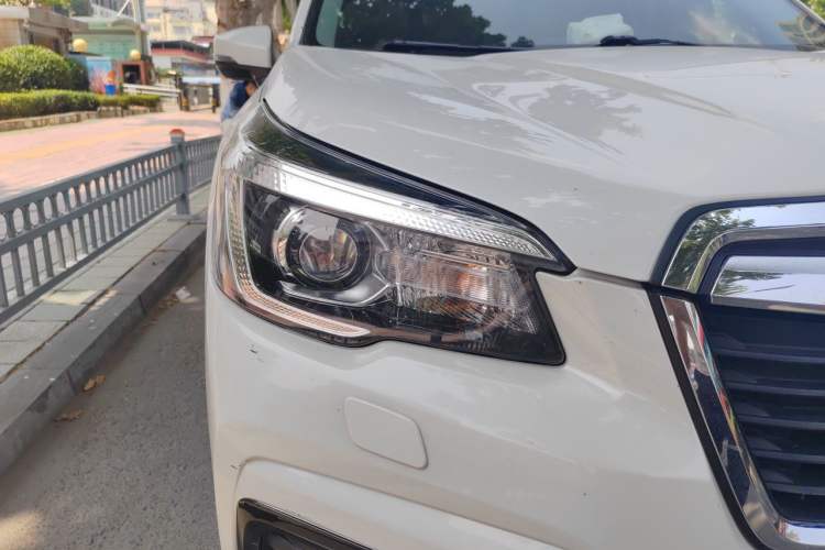 Used Subaru Forester 2021 2.0i Luxury Edition EyeSight Right Front Headlight