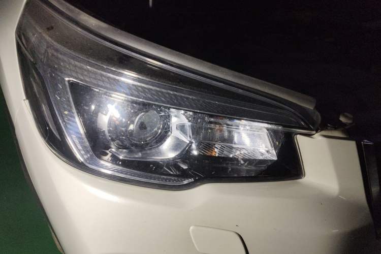Used Subaru Forester 2021 2.0i Luxury Edition EyeSight Right Front Headlight