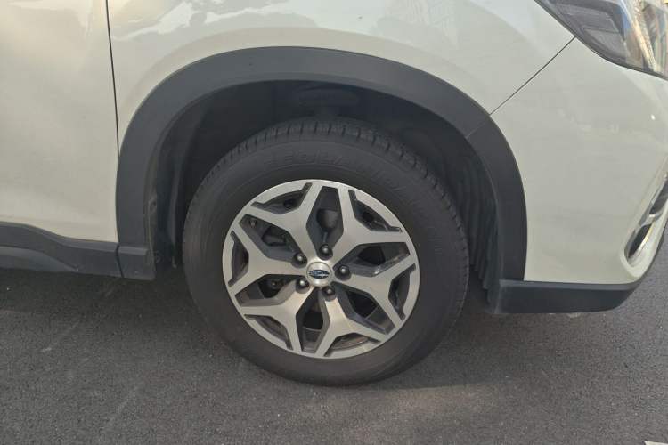 Used Subaru Forester 2021 2.0i Luxury Edition EyeSight Right Front Wheel Hub
