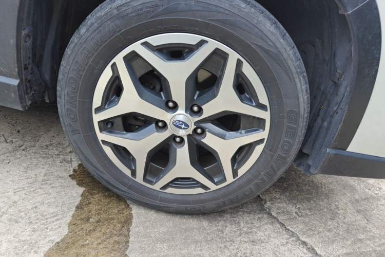 Used Subaru Forester 2021 2.0i Luxury Edition Right Front Wheel Hub
