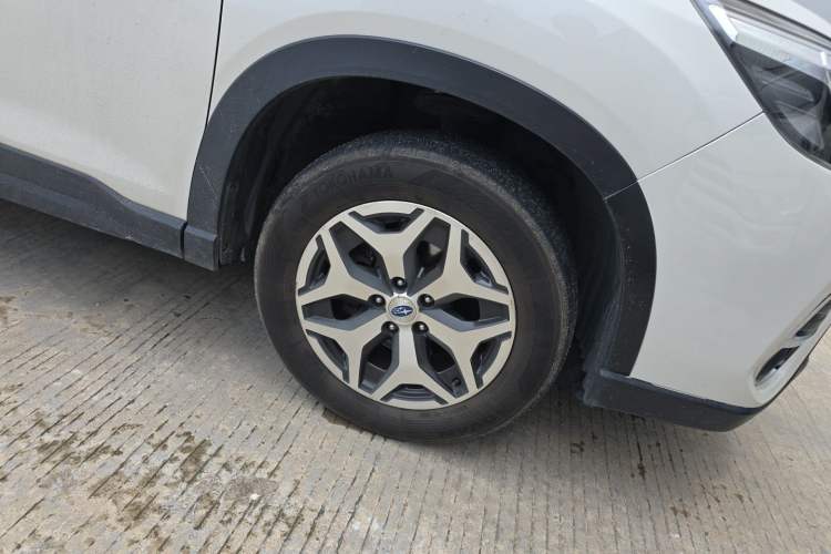 Used Subaru Forester 2021 2.0i Luxury Edition Right Front Wheel Hub